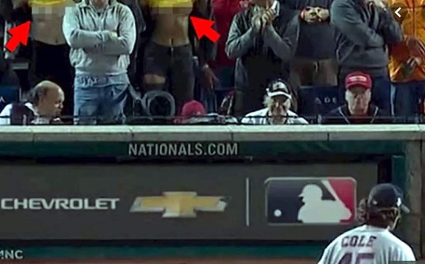 Expulsan de por vida a dos infartantes modelos por desnudarse en juego de la Serie Mundial