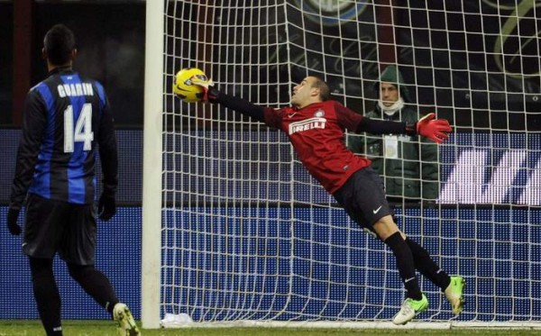 Los jugadores de campo que se vieron obligados a hacerla de portero