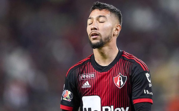 ¡Escándalo! Futbolista del Atlas de la Liga MX es denunciado por mandar a asaltar una modelo