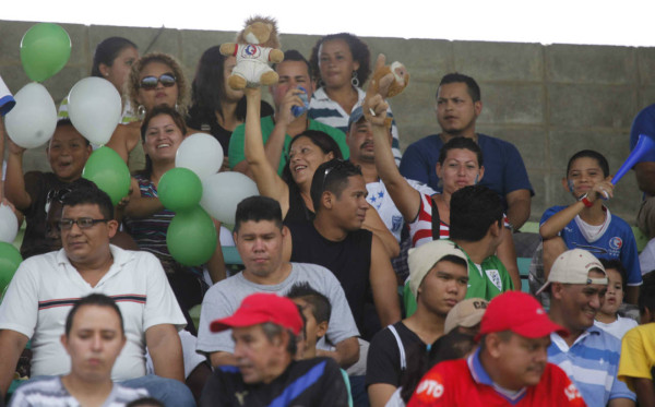 La fiel afición que llegó a los estadios.
