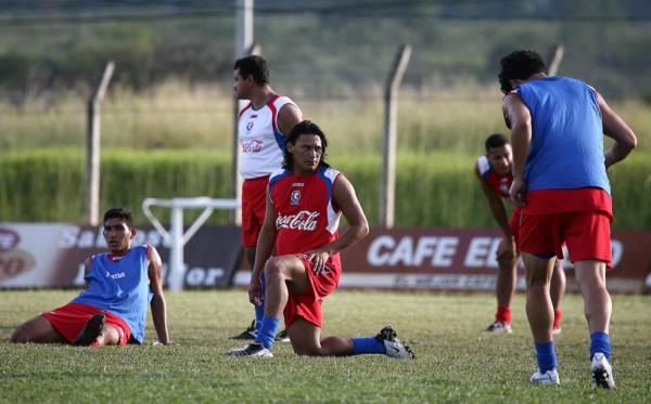 Así fue el primer 11 de Nahún Espinoza con Olimpia ante Motagua en el 2005