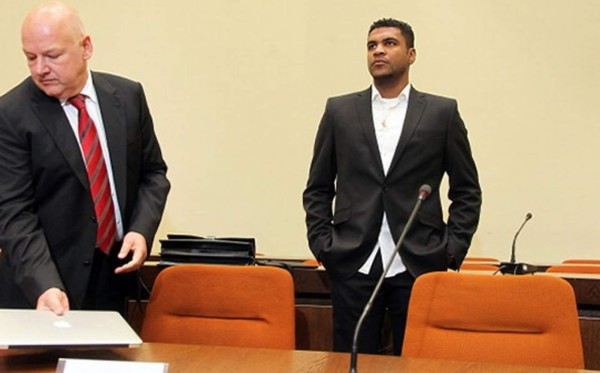 Ronaldinho, Renato Ibarra y otros futbolistas que han pisado una cárcel; siete hondureños en la lista