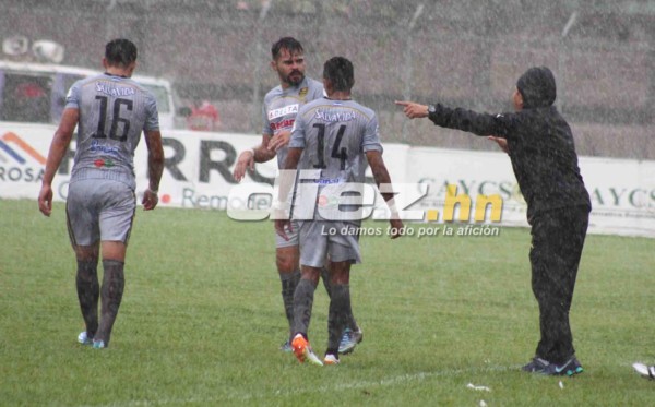Las curiosas imágenes que dejó el Real Sociedad-Real España en Tocoa
