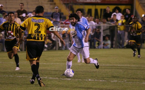 ¡Hotel y camisa de Motagua! El día que Diego Maradona visitó el Estadio Olímpico