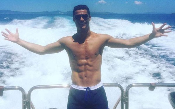 Las excéntricas vacaciones de Cristiano Ronaldo y sus amigos