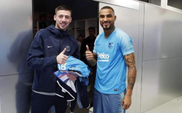 ¡Nuevo amigo! Así recibieron a Kevin Prince Boateng en su primer entrenamiento con el Barcelona