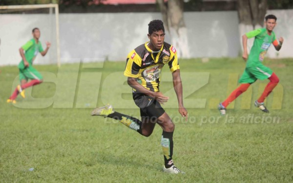 EN FOTOS: Así entrena el hijo de Carlos Pavón en Olimpia