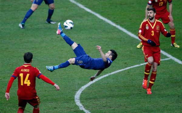 España se baja a Francia y es líder.