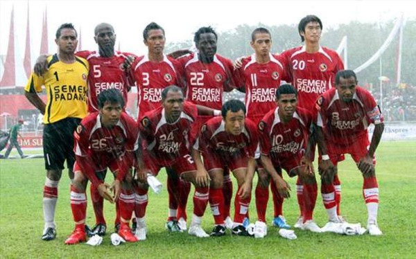 Con equipo de Honduras: Los 13 clubes con nombres más extraños del mundo