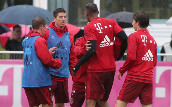 ¡INCREÍBLE! Los agarrones que se han dado los jugadores con sus propios compañeros