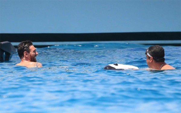 Fotos: Así disfrutan sus vacaciones Messi y Antonella Rocuzzo en Ibiza