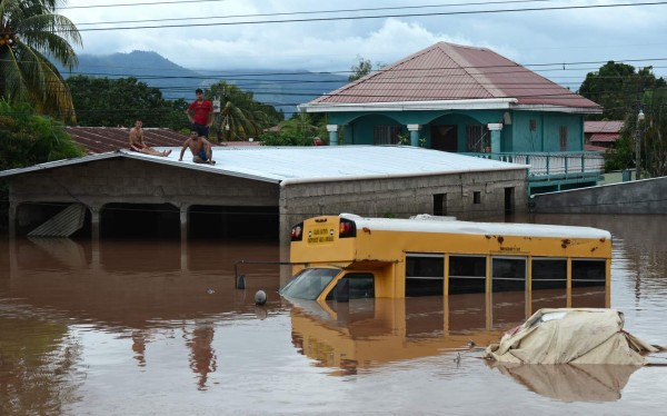 Lo perdieron casi todo: Los futbolistas damnificados tras el paso de la tormenta Eta en Honduras