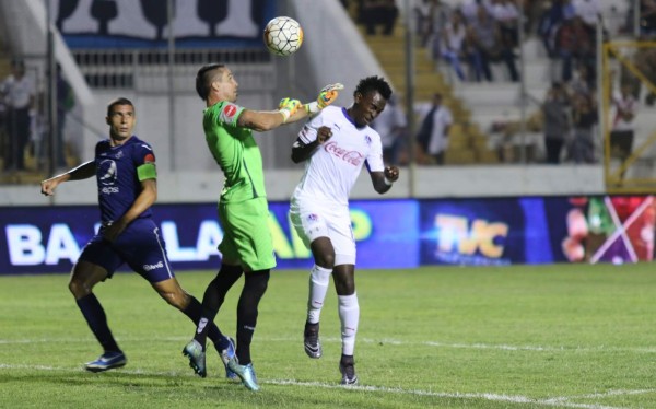 Las imágenes que no se vieron por TV del clásico Motagua-Olimpia