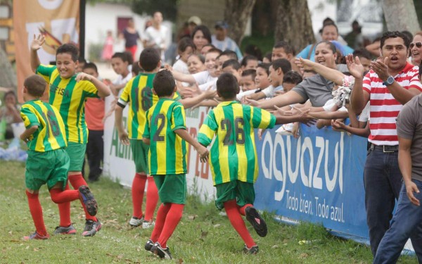 Las mejores imágenes de las semifinales en la Copa Gatorade 2015