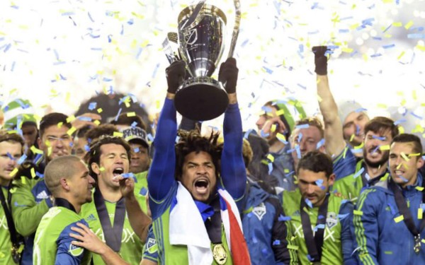 Los 15 futbolistas centroamericanos más destacados del año