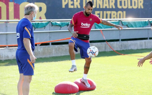 Caras serias y un Coutinho entregado: así fue el entrenamiento del Barça tras que Messi confirmara su futuro