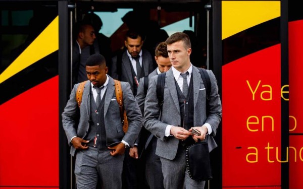 ¡Qué elegancia! Así llegó el Barcelona Inglaterra para enfrentar al Manchester United en Champions