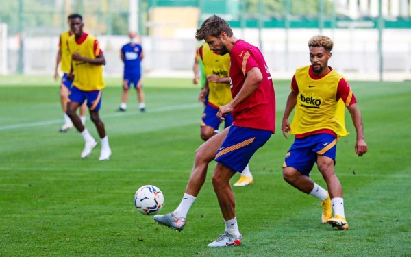 Con una novedad y a todo vapor: Así fue el entrenamiento del Barcelona con el regreso de Messi