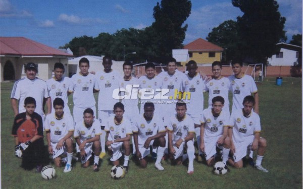 FOTOS: El álbum inédito de Alberth Elis en torneos colegiales