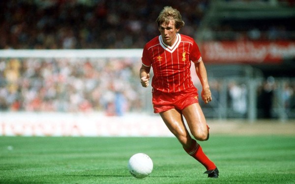 Dani Alves aumenta su leyenda con otro título: Los futbolistas más laureados de la historia