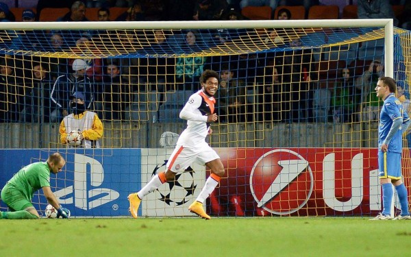 BATE Borisov es sancionado por insultos racistas contra Luiz Adriano