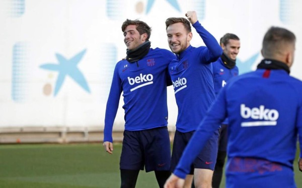 Barcelona recibe inesperada visita en su entrenamiento: ''Qué alegría verte por aquí, hermano''