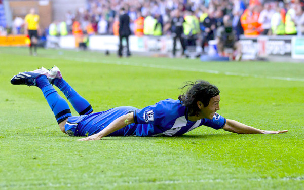 Roger Espinoza se estrena con golazo en la Premier