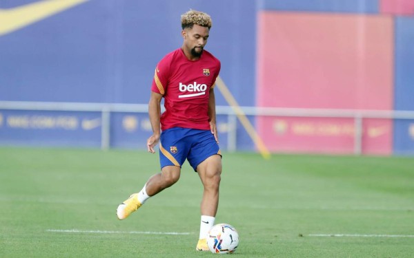 Con una novedad y a todo vapor: Así fue el entrenamiento del Barcelona con el regreso de Messi