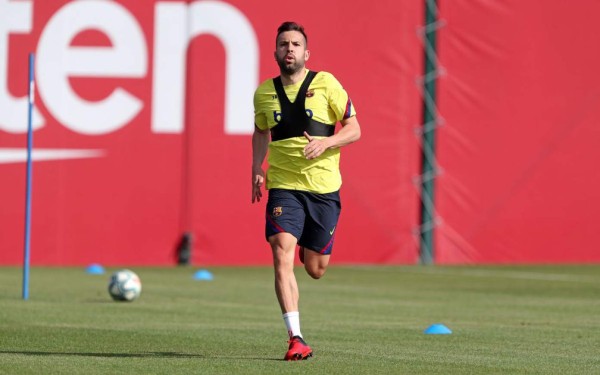 Con protocolos 'anticoronavirus' e individual: Messi y Barcelona realizaron el primer entrenamiento