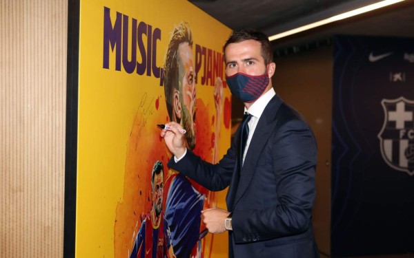 Así fue la presentación de lujo de Pjanic con el Barcelona; le regalaron un auto de lujo