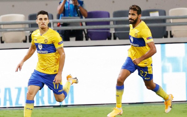 Dinamo Kiev y Olympiakos se acercan a fase de grupos de Champions League