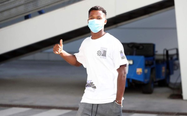 Se niega a renovar y Koeman lo mandó al filial: Barcelona arranca pretemporada con 11 jugadores del primer equipo y nueve del B