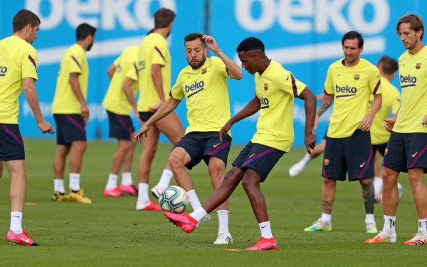 Fotos: El primer entrenamiento colectivo de Barcelona y Real Madrid post-coronavirus