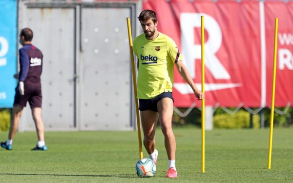 Con dos novedades, carros desinfectados y Vidal sorprende: Así fue el entrenamiento del Barcelona