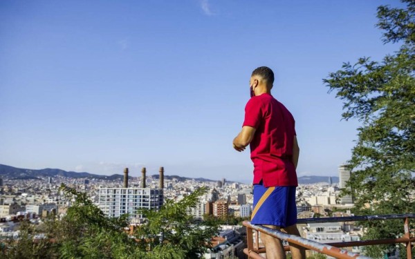 El primer día de Sergiño Dest en el Barcelona: Su gesto para ganarse a la afición y su dorsal