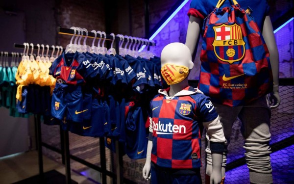 Barcelona: La trenza de Griezmann y las mascarillas que pusieron a la venta para evitar el COVID-19