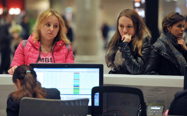 Imágenes dramáticas de los familiares de las víctimas del avión accidentado