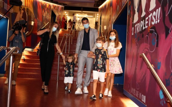 Lágrimas y dardos a la directiva del Barcelona: Así fue la despedida de Luis Suárez