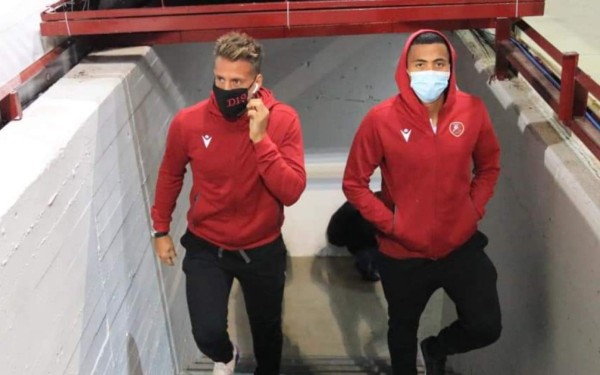 Coronavirus ataca al Reginna del hondureño Rigoberto Rivas, donde reportan 21 miembros infectados