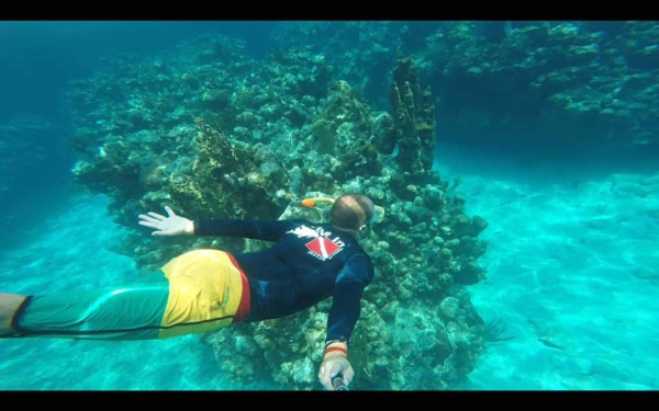 ¡Espectacular! Así disfruta del verano 2019 Sebastián Urrutia, preparador físico de Honduras