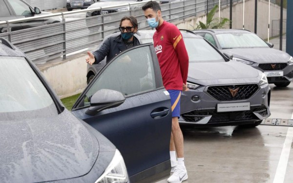 Así son los espectaculares autos personalizados que recibieron los jugadores del Barcelona