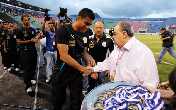 Copa Centenario: gran fiesta en honor de Olimpia .