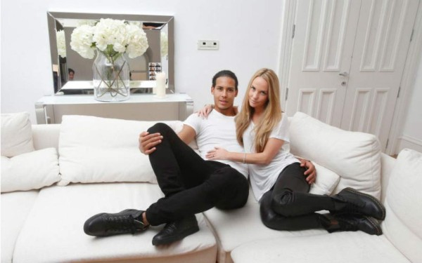 Fotos: Así es la esposa de Van Dijk, la bella holandesa que lo ''amarró'' desde su infancia