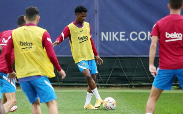Sorpresa en el entrenamiento del Barcelona con el regreso del heredero de Messi y la afición se ilusiona