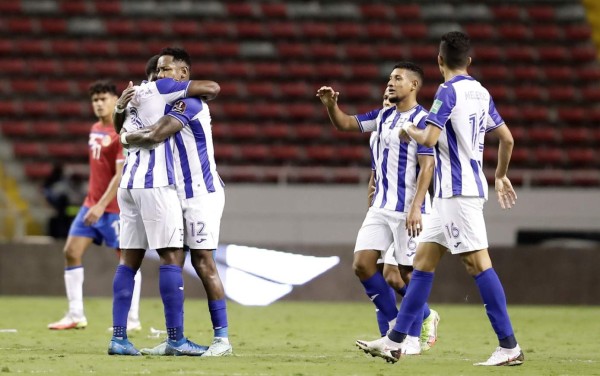 Romell Quioto dejando tendido a Navas, la reacción de Luis Suárez ante la pedida de su salida y la alegría tica