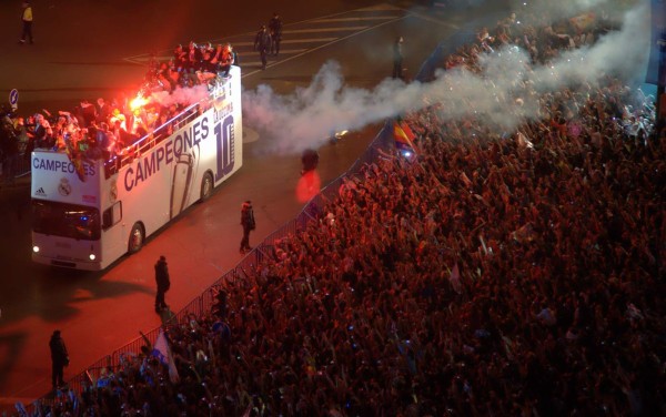 El Real Madrid celebra en la Cibeles