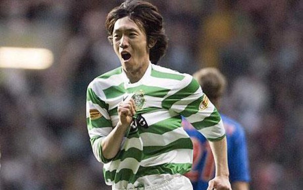 ¡Entre grandes! Emilio Izaguirre es escogido en el 11 histórico del Celtic de Escocia