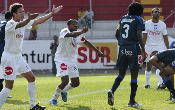 ¡Bronca y Emilio enojado! Las 15 fotos que seguramente no habías visto de los clásicos Motagua-Olimpia