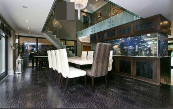 Con cancha de fútbol: La mansión de €4.2 millones de un exjugador del Manchester City