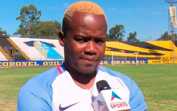 Luis Garrido se mete a los futbolistas que han sido víctima del racismo